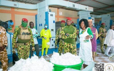 Burkina/Industrie : Le Capitaine Ibrahim TRAORÉ encourage la promotrice de la SO.FA.CO-B