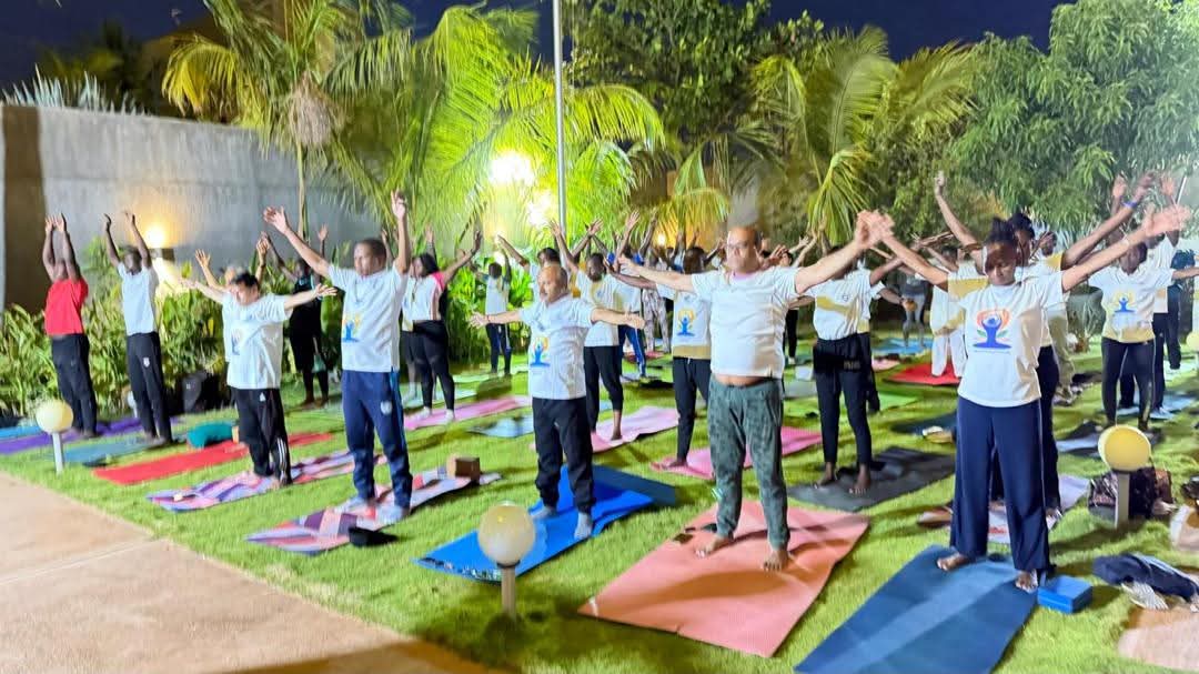 Burkina: A yoga session organized by the Indian Embassy as a prelude to the « IDY »